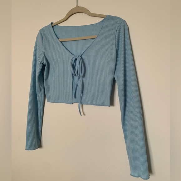 TWO FOR ONE BUNDLE- Blue and white tops - Picture 5 of 8